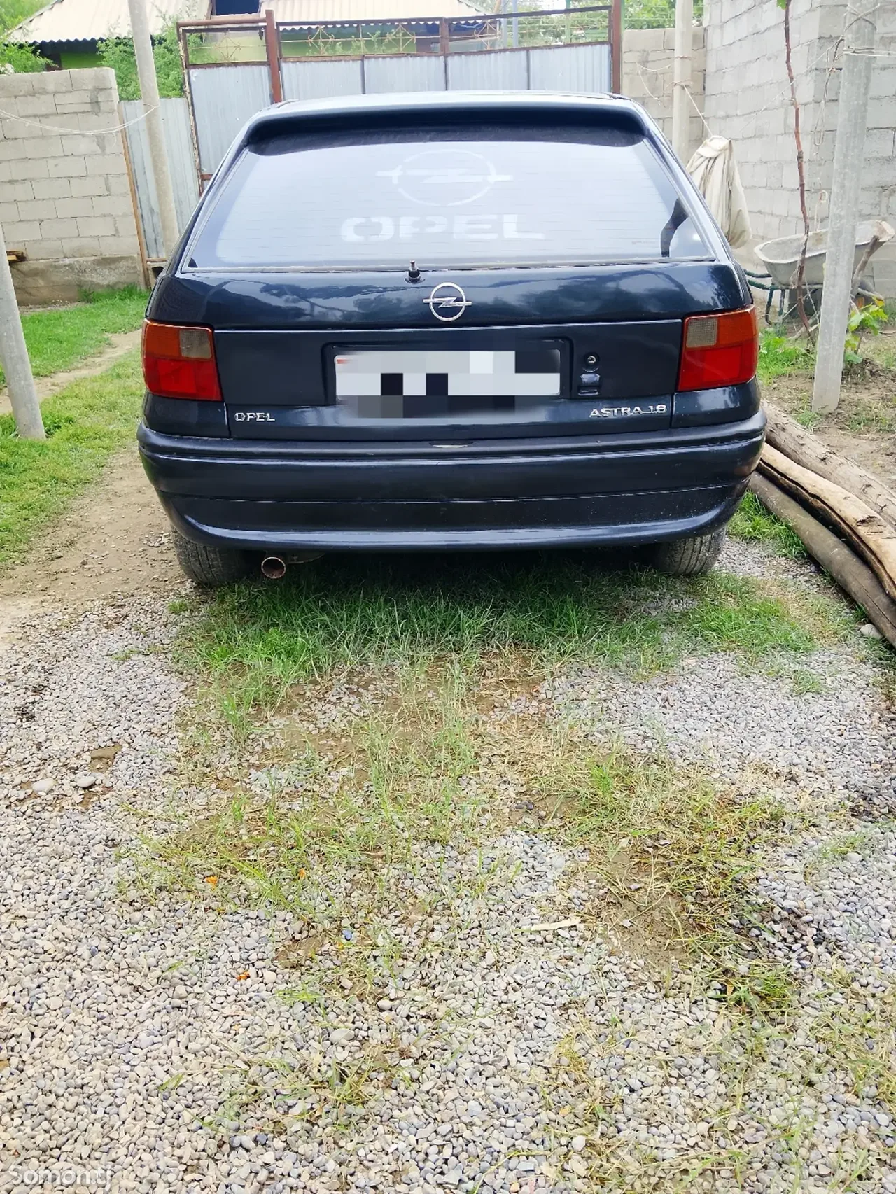 Opel Astra F 1995 · 1.6 MT