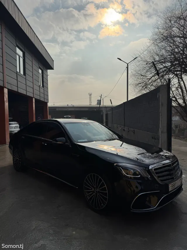 Mercedes-Benz S class 2009 · 5.5 AT