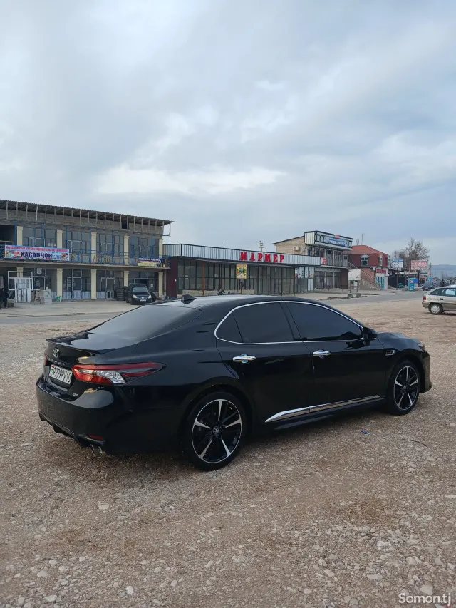 Toyota Camry 2018 · 2.5 AT