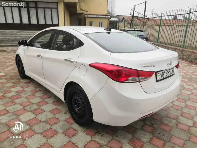 Hyundai Avante 2011 · 1.6 AT