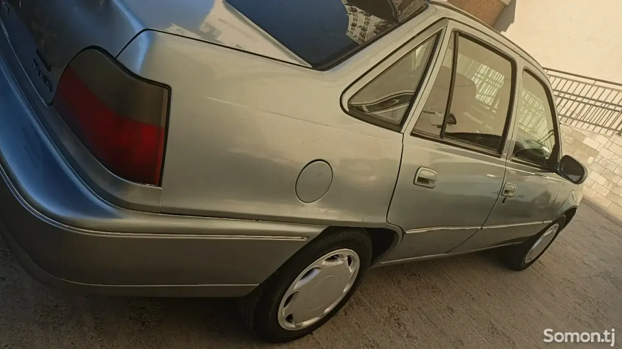 Daewoo Nexia 1996 · 1.6 MT
