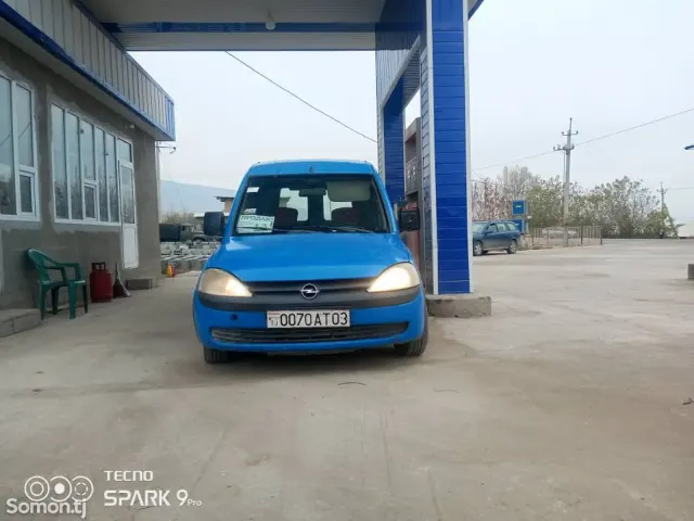 Opel Combo 2003 · 1.6 MT