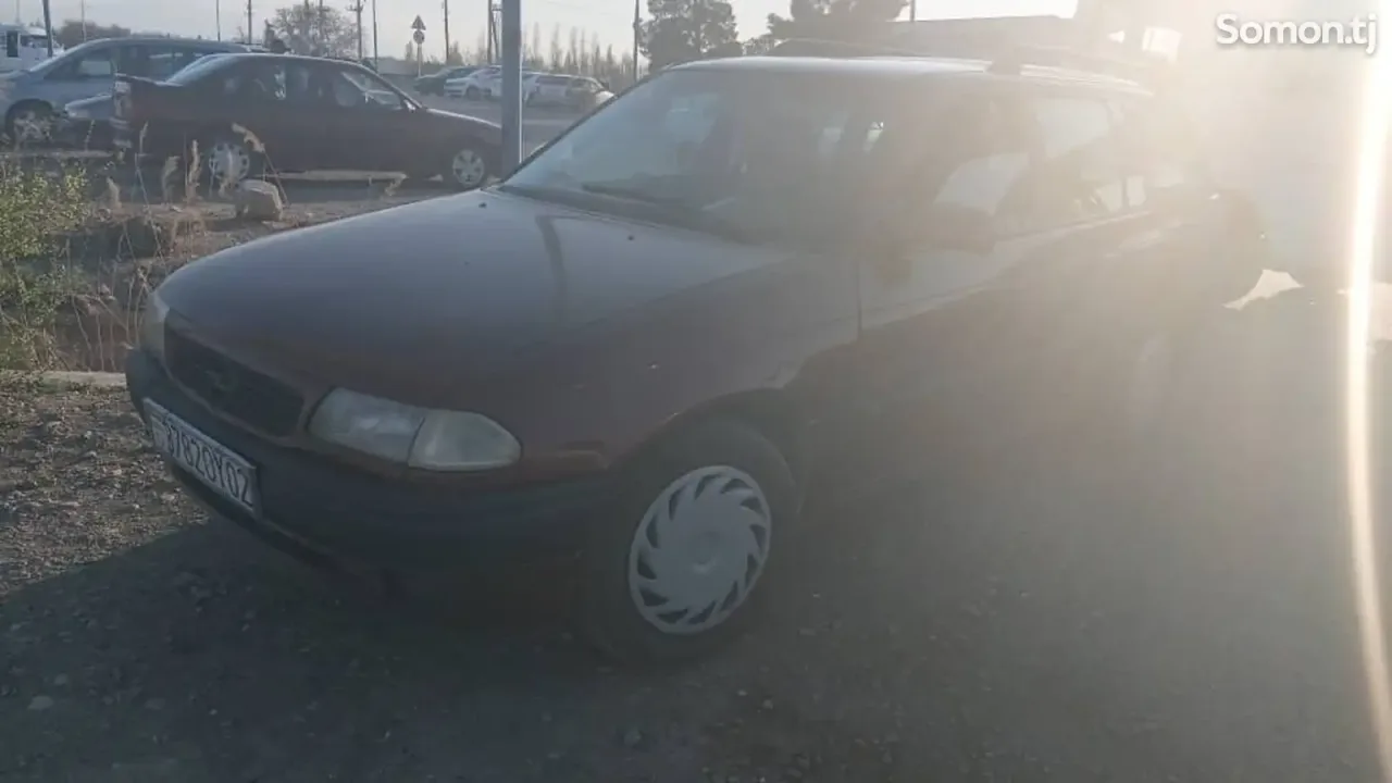 Opel Astra F 1997 · 1.6 MT