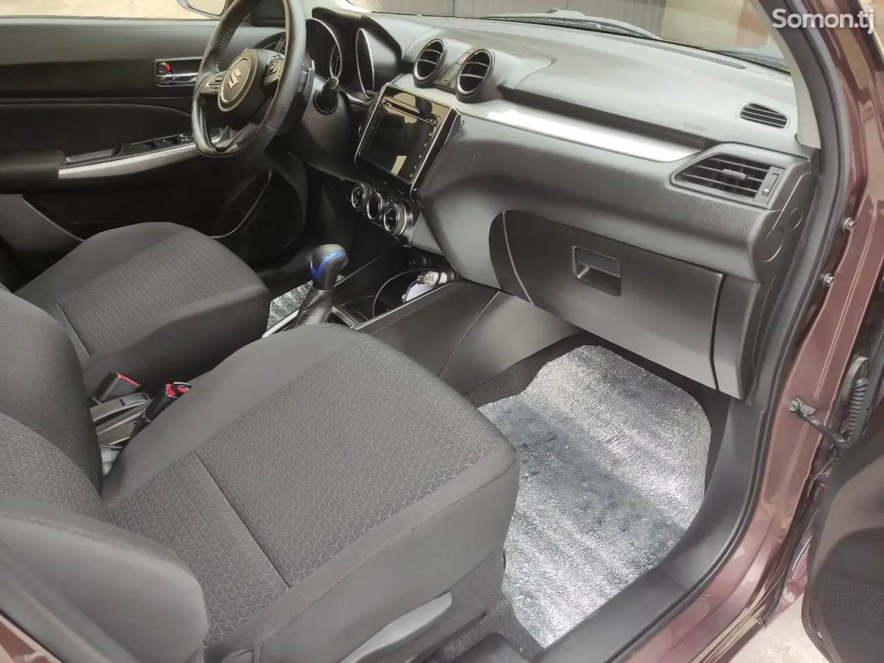 Suzuki Swift 2017 · 1.1 AT
