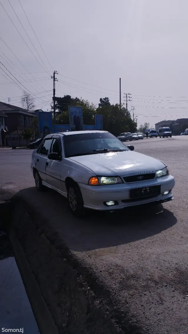 Daewoo Nexia 1995 · 1.6 MT