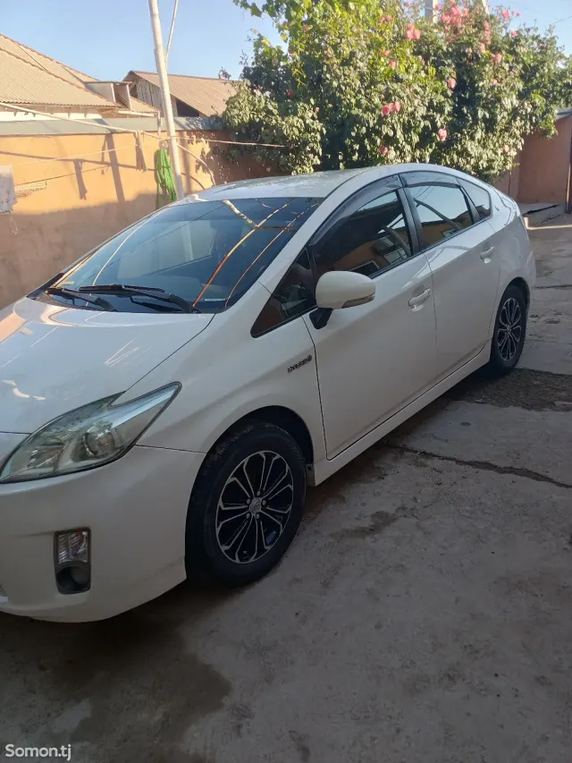 Toyota Prius 2010 · 1.8 CVT