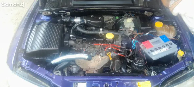 Opel Vectra B 1995 · 1.6 MT