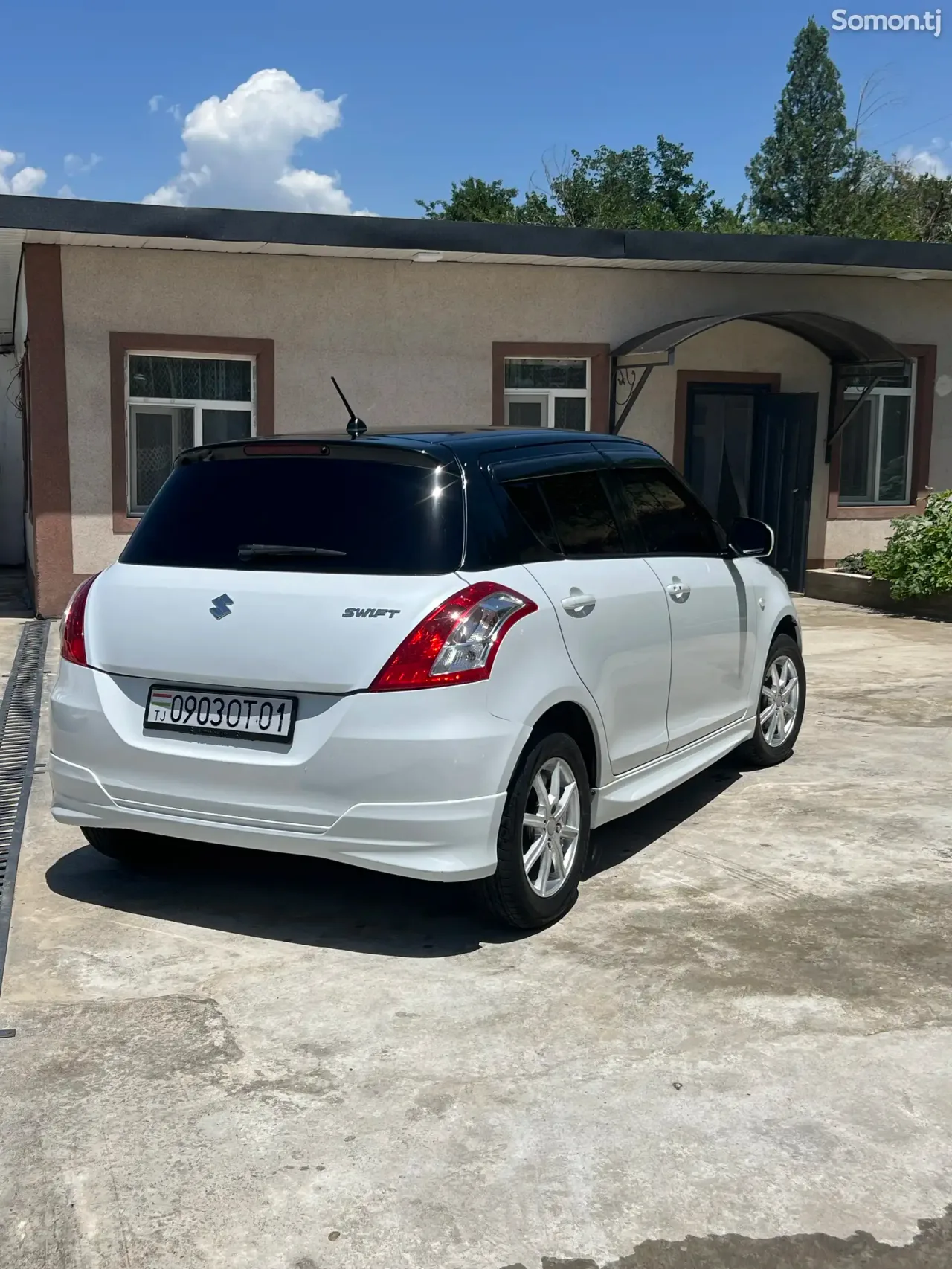 Suzuki Swift 2011 · 1.3 AT