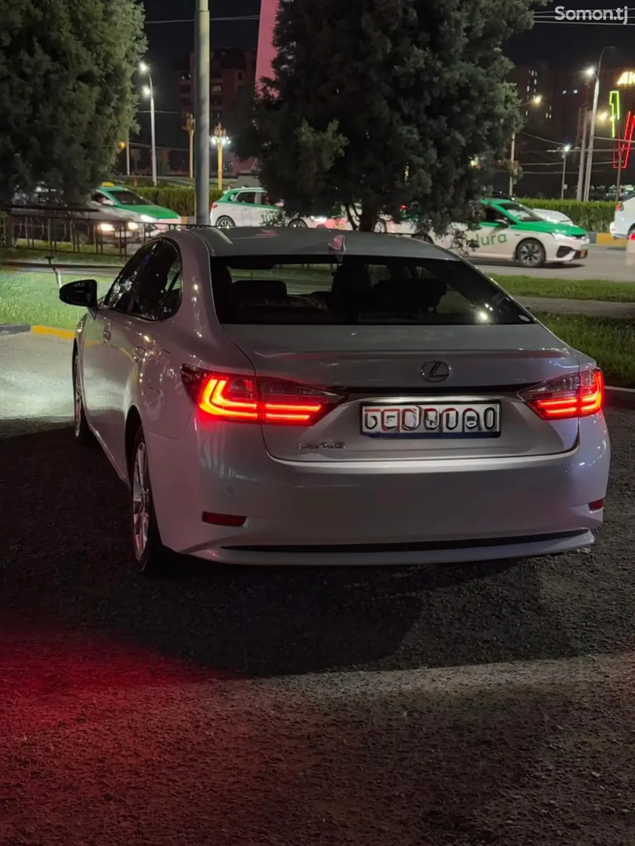 Lexus ES series 2017 · 2.5 AT