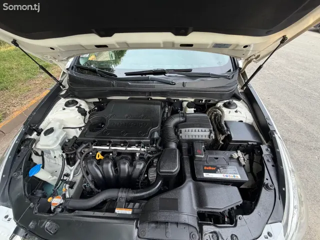 Hyundai Sonata 2011 · 2.0 AT
