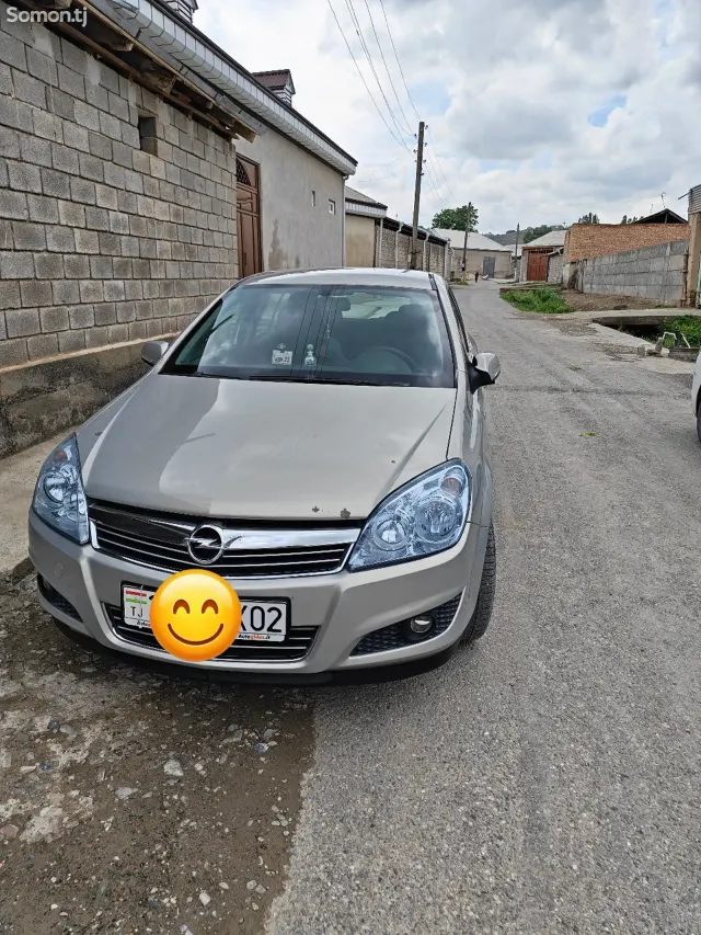 Opel Astra H 2008 · 1.6 MT
