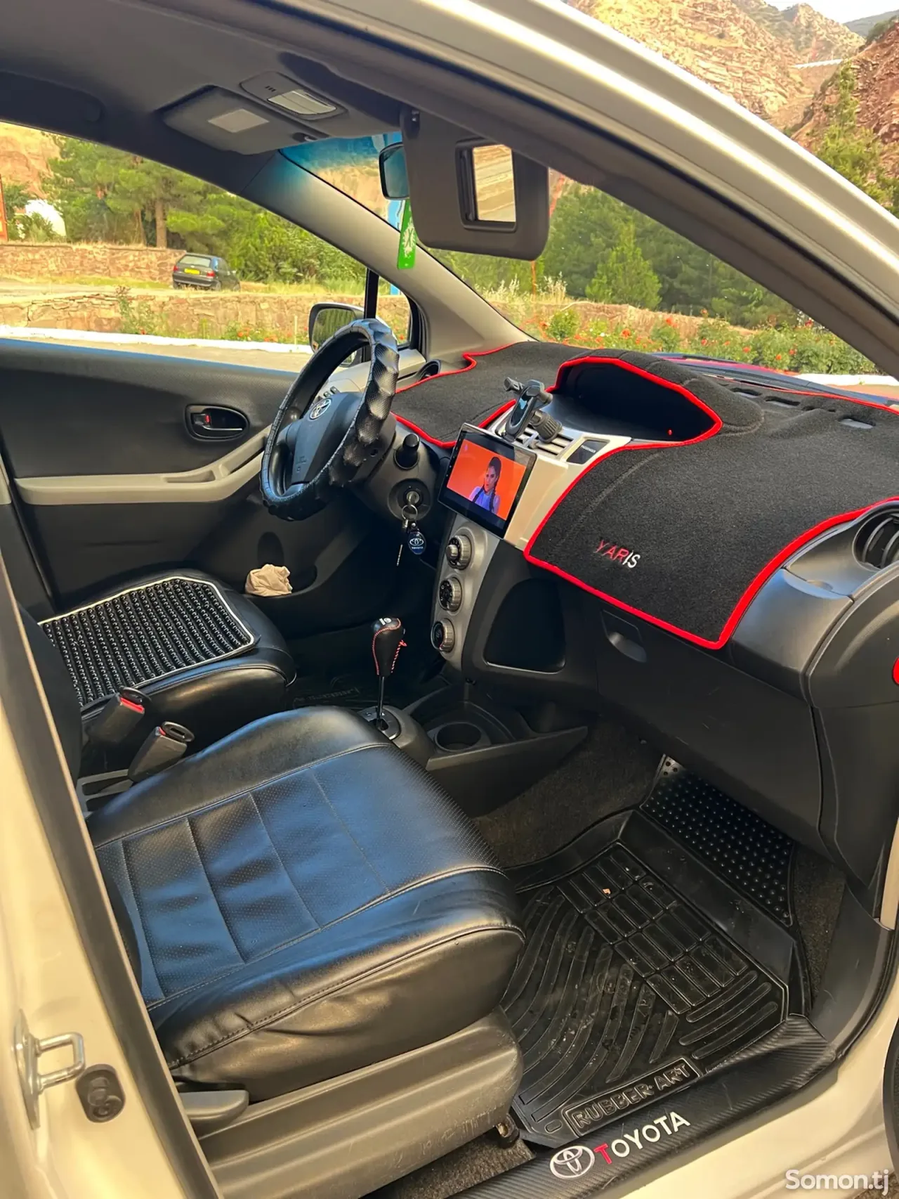 Toyota Yaris 2008 · 1.3 AT