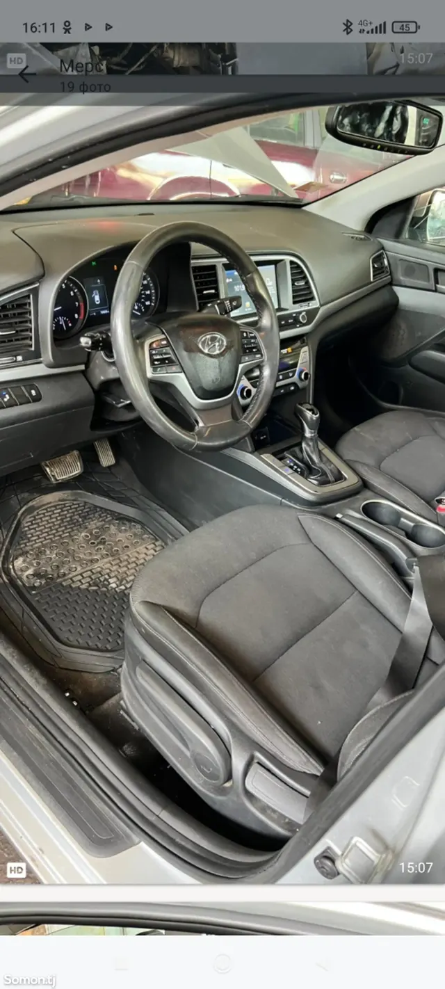 Hyundai Elantra 2018 · 2.0 AT