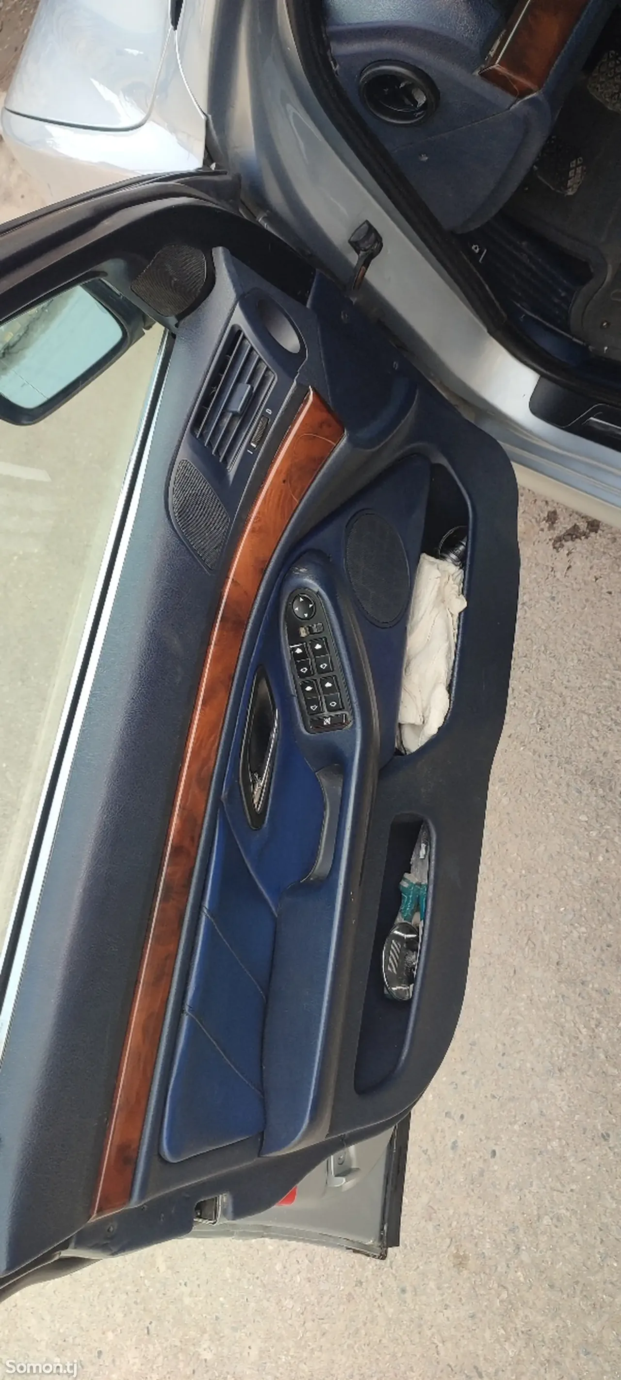 BMW 5 series 1998 · 2.3 MT