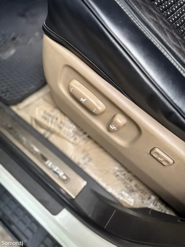 Toyota Land Cruiser 2010 · 4.7 AT