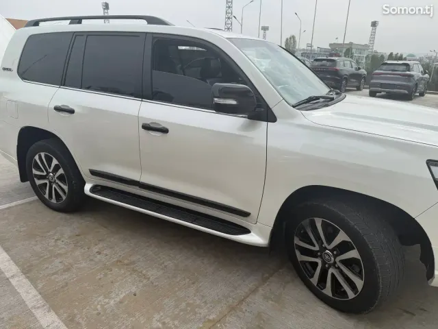 Toyota Land Cruiser 2018 · 4.5 AT