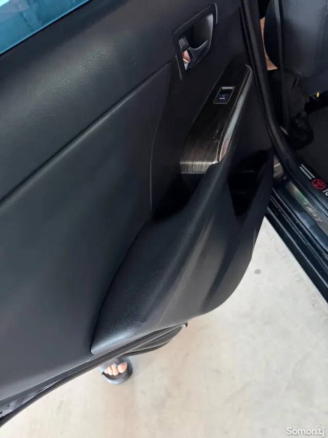 Toyota Camry 2016 · 2.5 AT