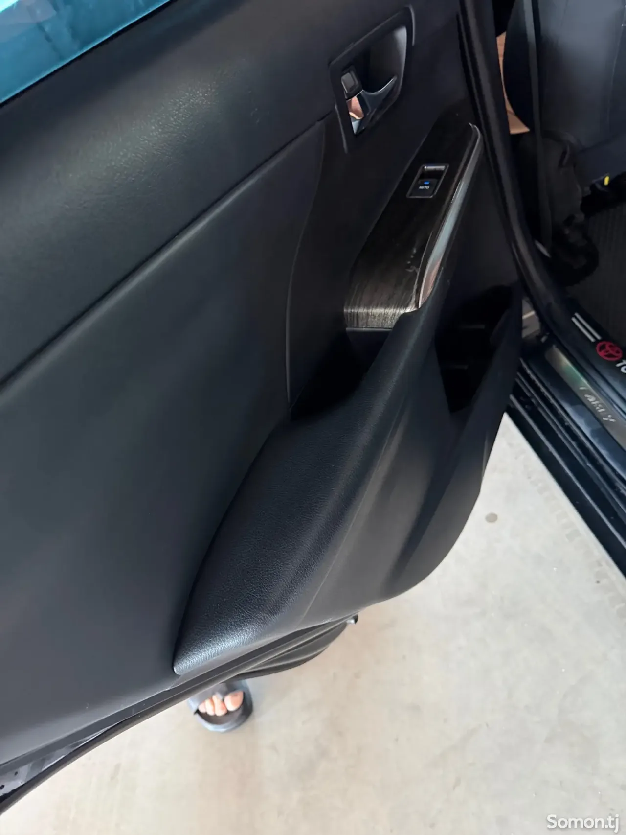 Toyota Camry 2016 · 2.5 AT