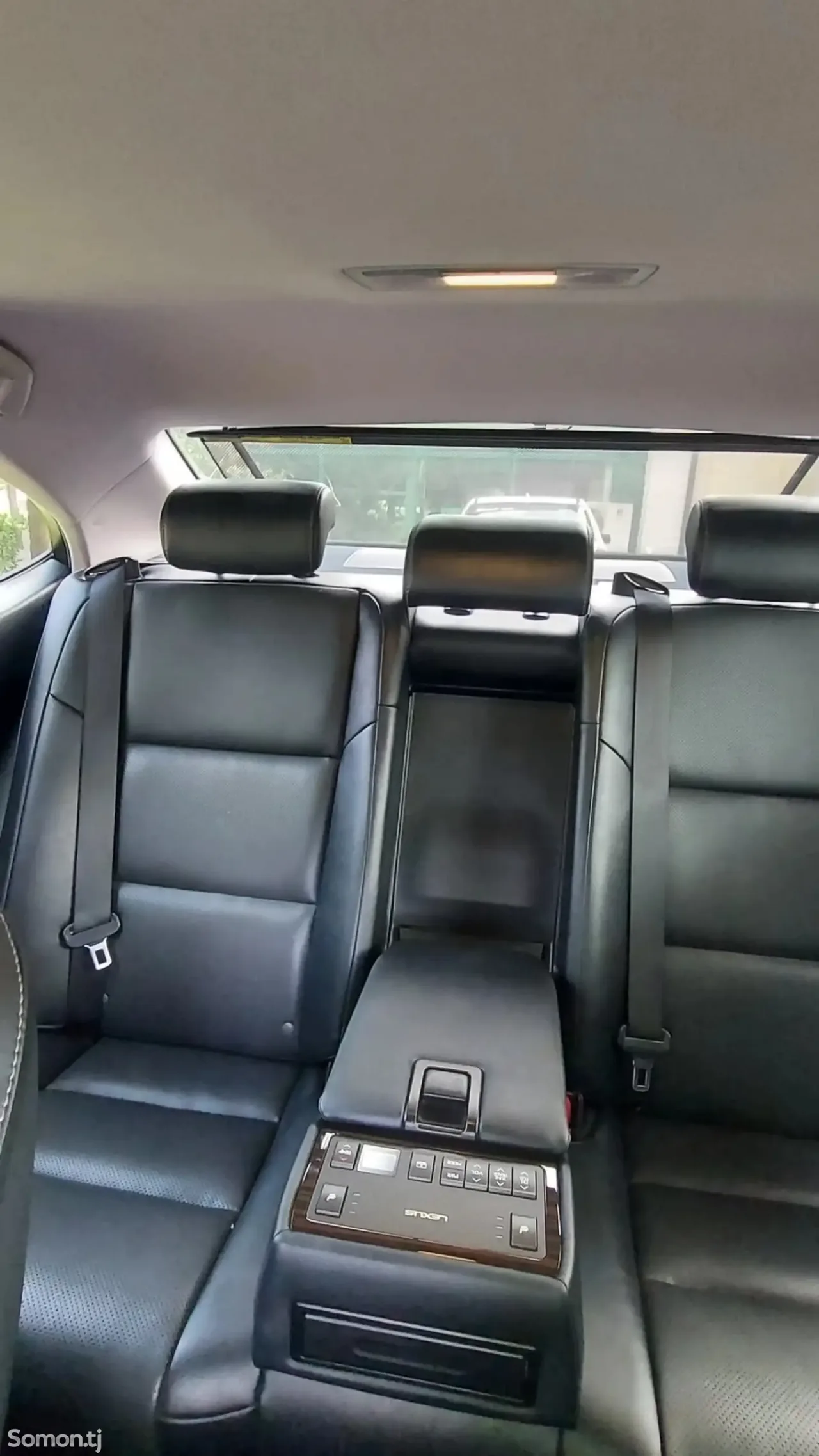 Lexus ES series 2016 · 2.5 AT