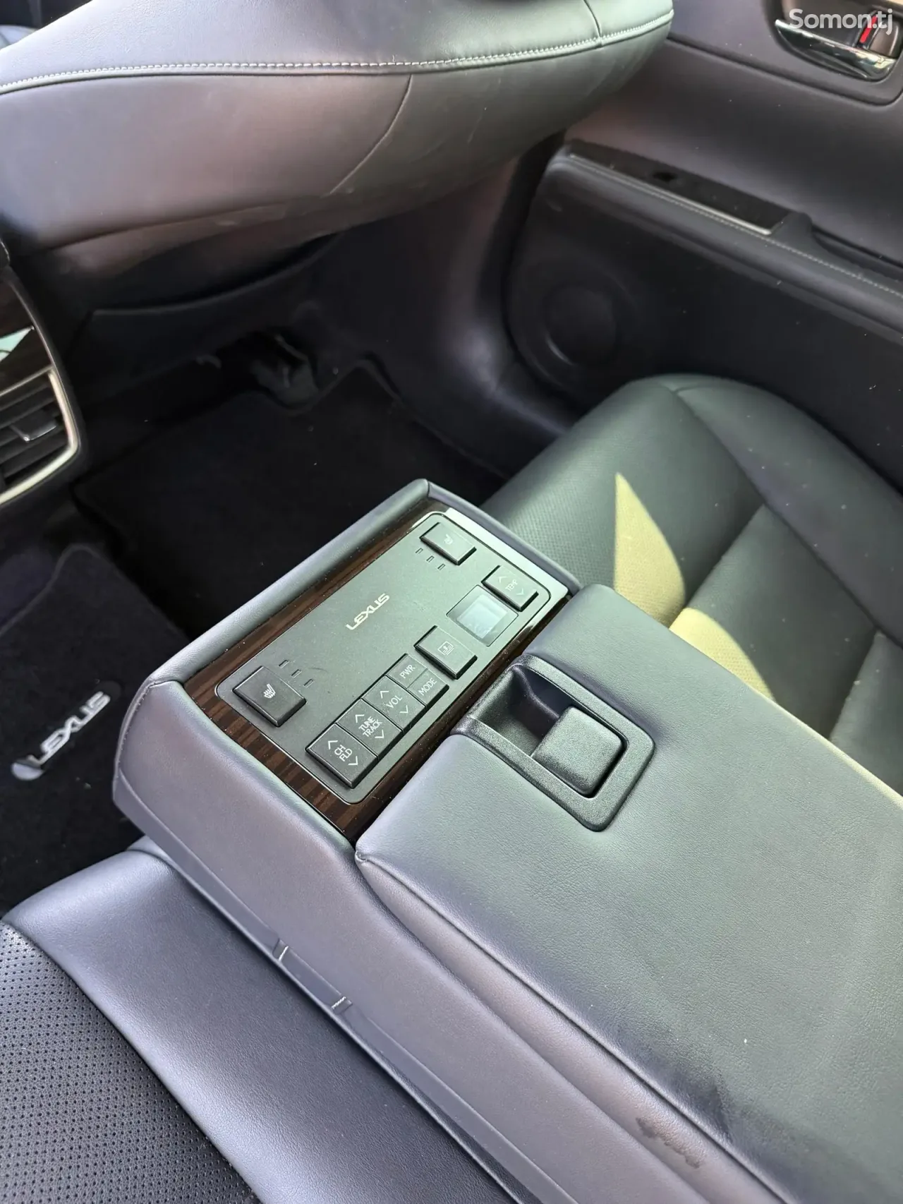 Lexus ES series 2016 · 3.0 AT