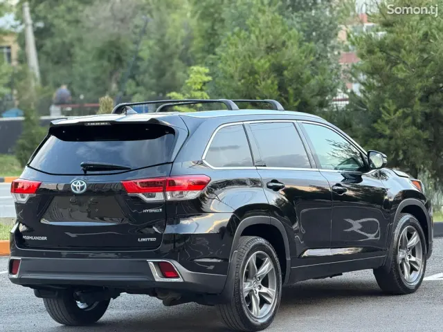 Toyota Highlander 2018 · 2.5 AT