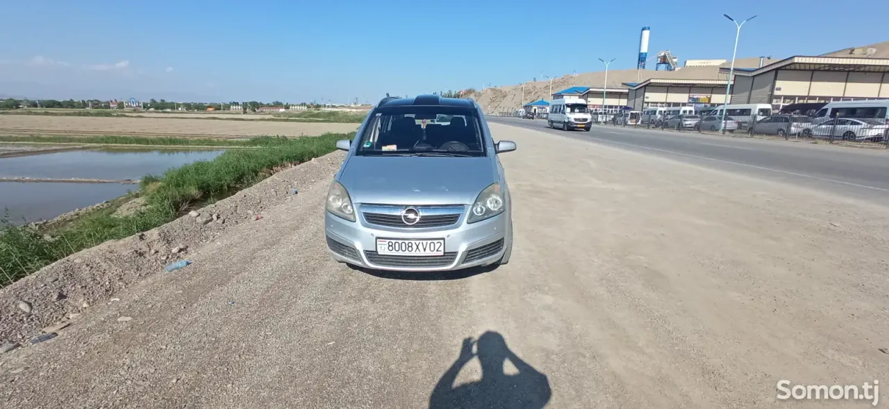 Opel Zafira 2006 · 1.6 AT