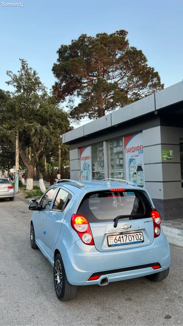 Chevrolet Spark 2014 · 1.1 AT