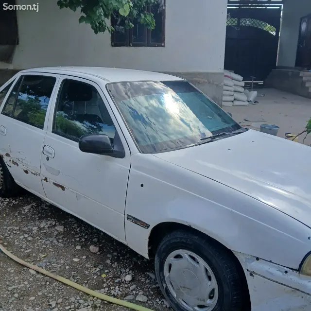 Daewoo Nexia 1995 · 1.6 MT