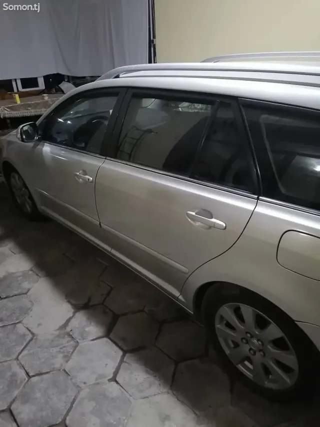 Toyota Avensis 2008 · 2.0 MT