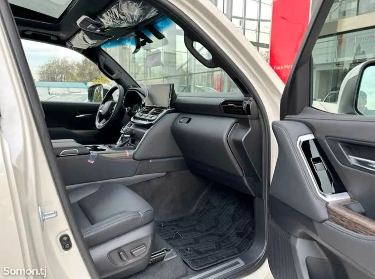 Toyota Land Cruiser 2026 · 3.5 AT