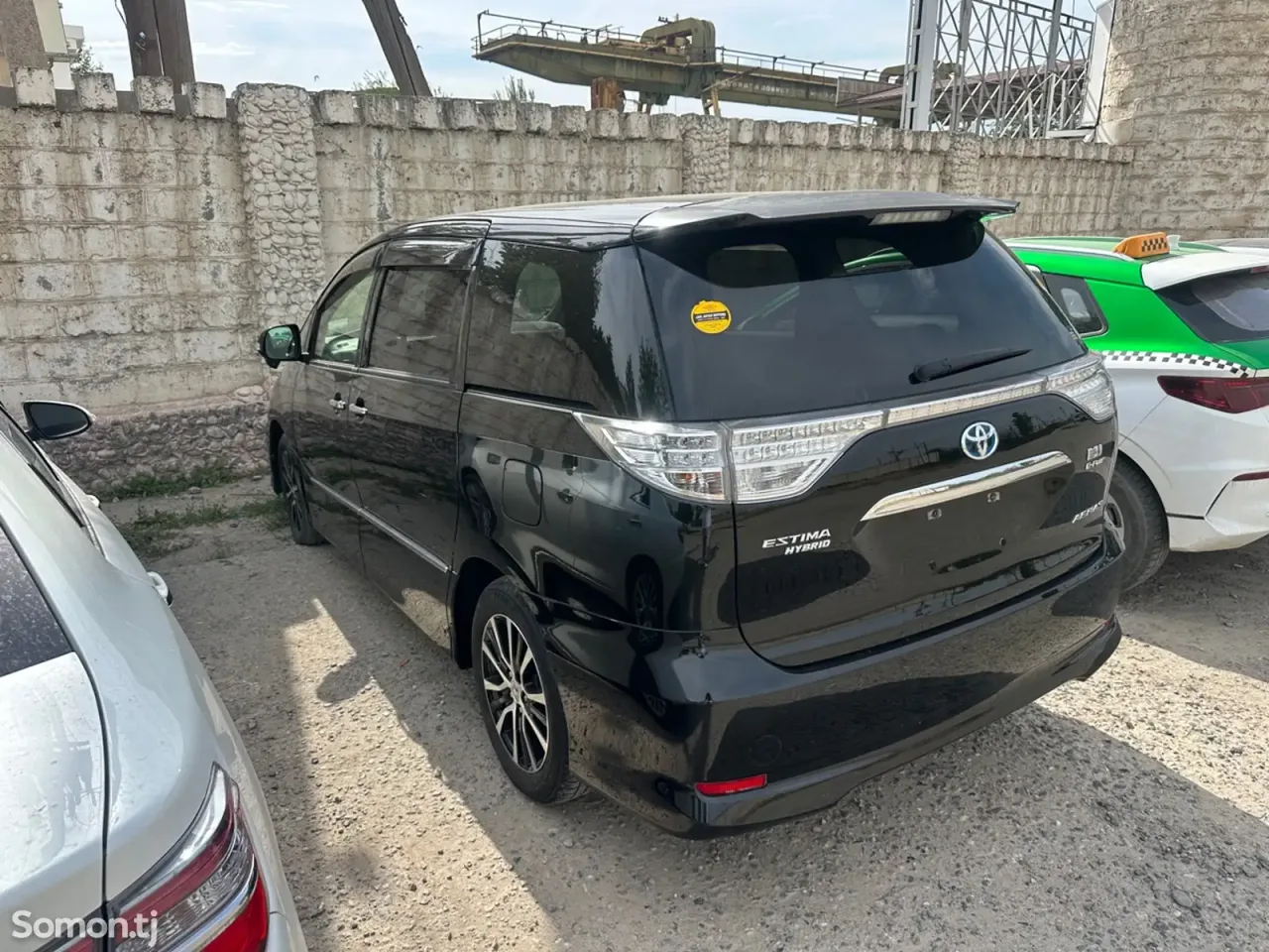 Toyota Estima 2014 · 2.4 AT