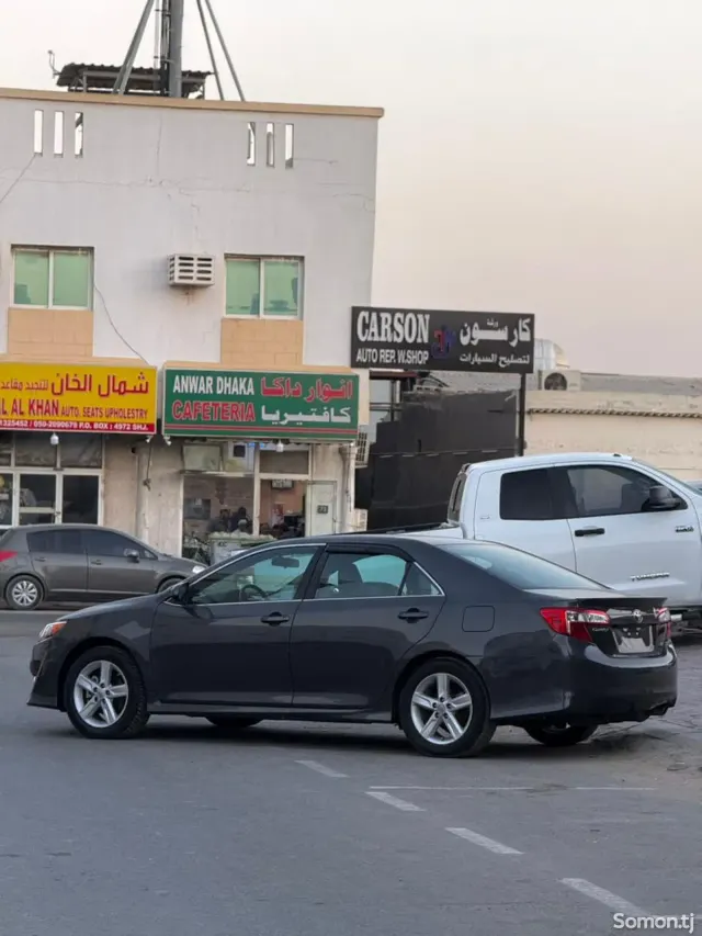 Toyota Camry 2014 · 2.5 AT