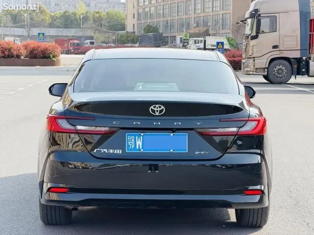 Toyota Camry 2026 · 2.0 AT