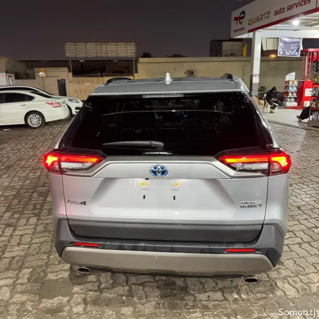 Toyota RAV 4 2023 · 2.5 AT