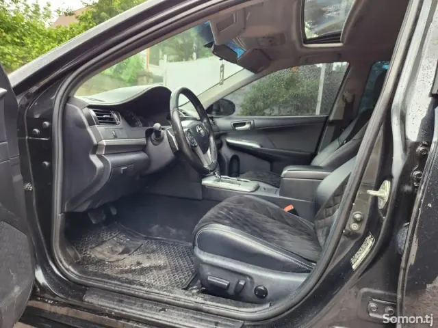 Toyota Camry 2012 · 2.5 AT