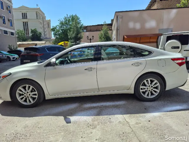 Toyota Avalon 2015 · 2.5 AT
