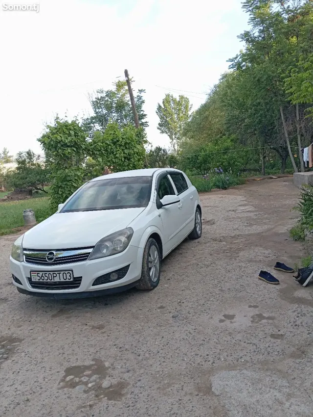 Opel Astra H 2008 · 1.8 MT