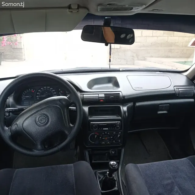 Opel Astra F 1996 · 1.6 MT