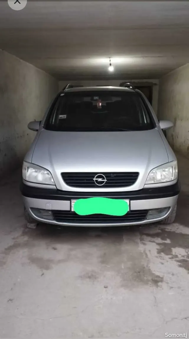 Opel Zafira 1999 · 1.8 MT