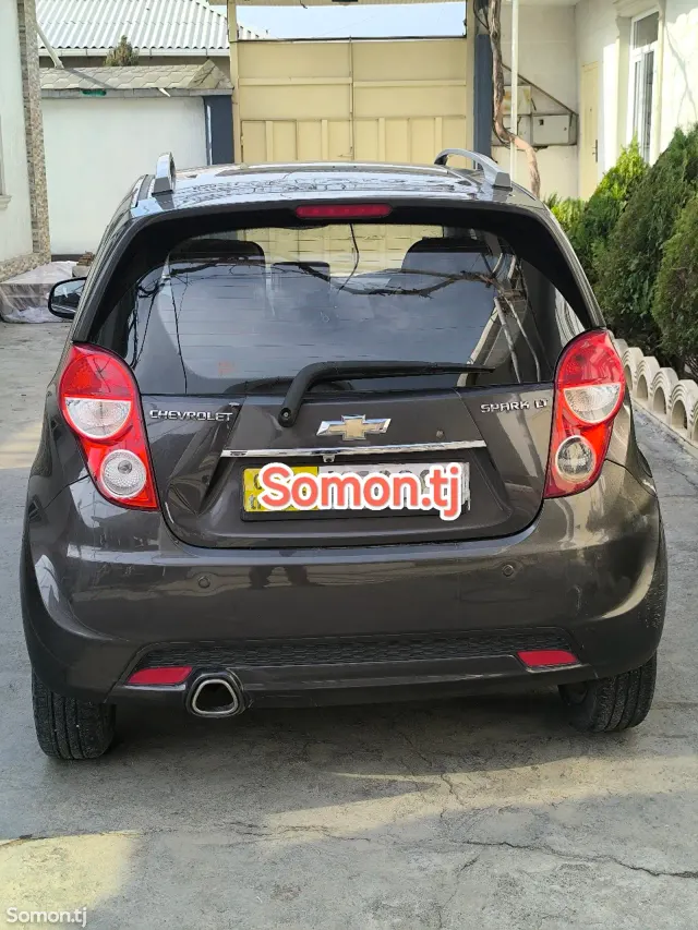 Chevrolet Spark 2015 · 1.3 AT