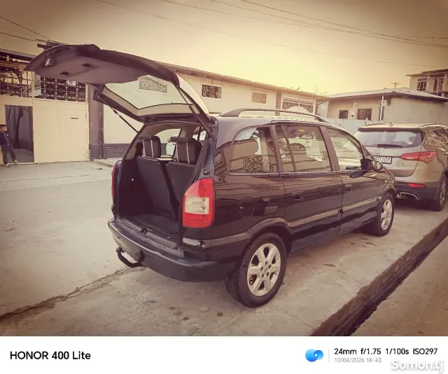 Opel Zafira 2004 · 2.2 AT