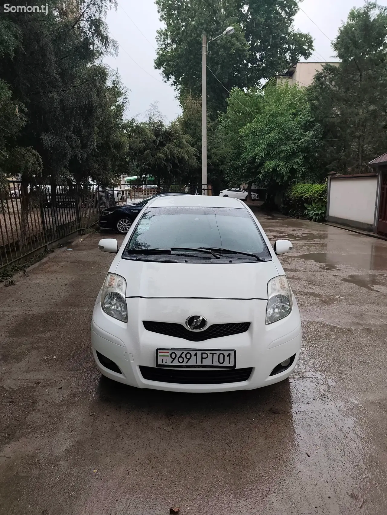 Toyota Vitz 2009 · 1.5 AT