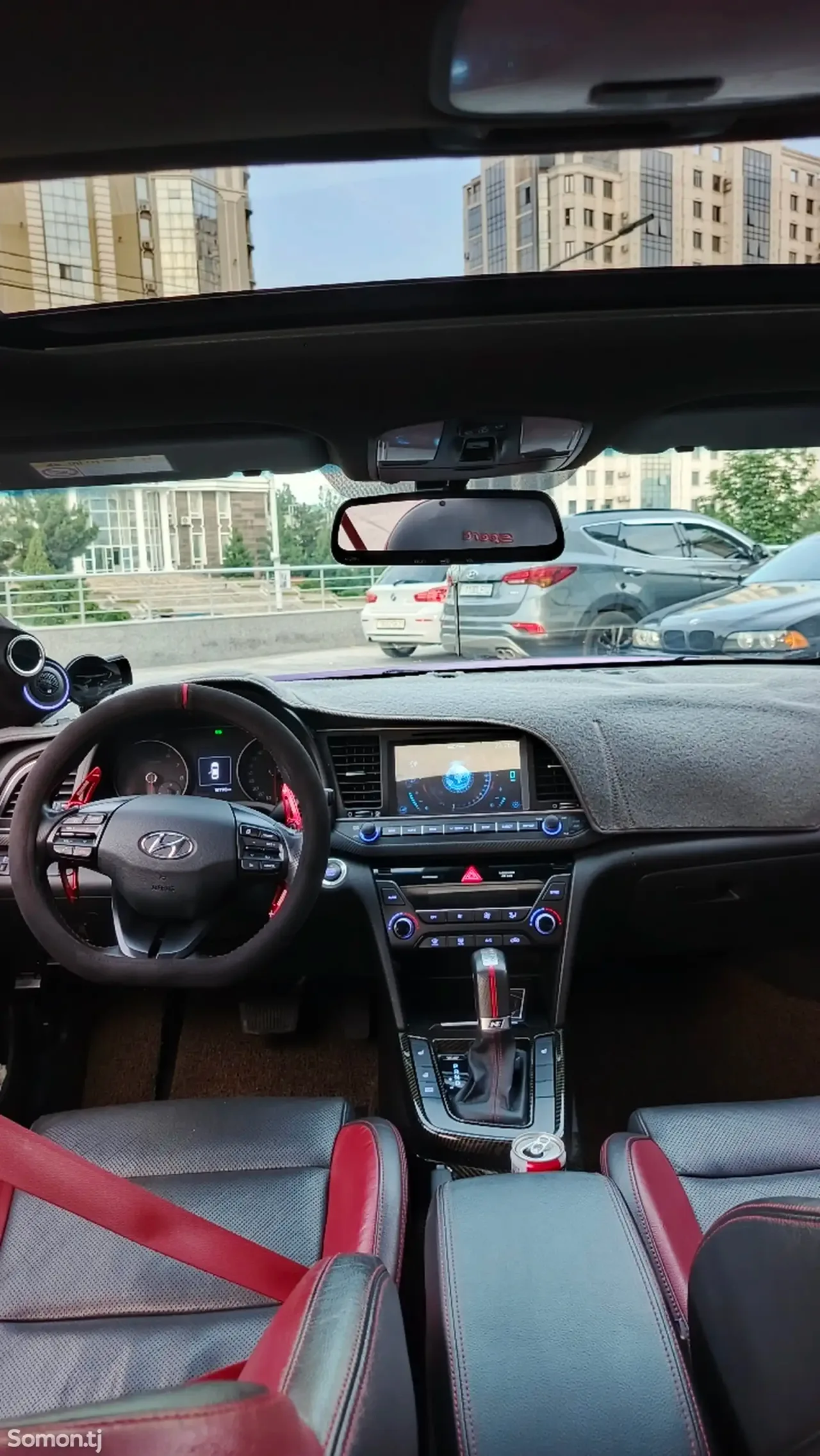 Hyundai Avante 2017 · 1.6 AT