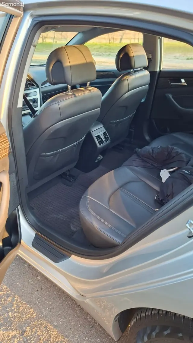 Hyundai Sonata 2015 · 2.0 AT