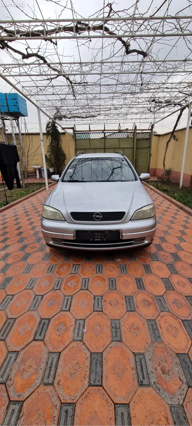 Opel Astra G 1999 · 1.6 MT