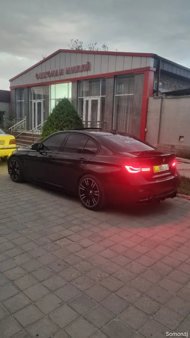 BMW 3 series 2016 · 2.0 AT