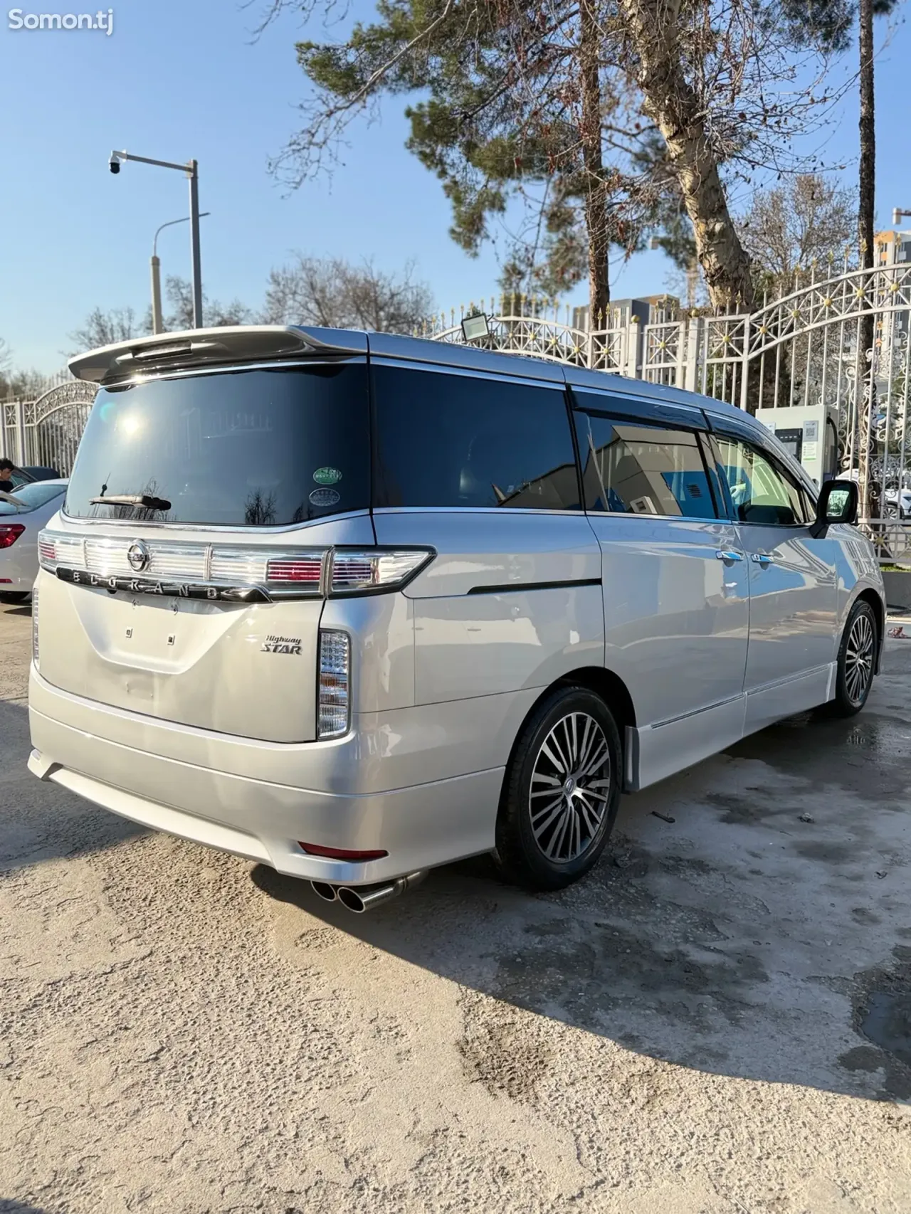 Nissan Elgrand 2014 · 2.5 AT
