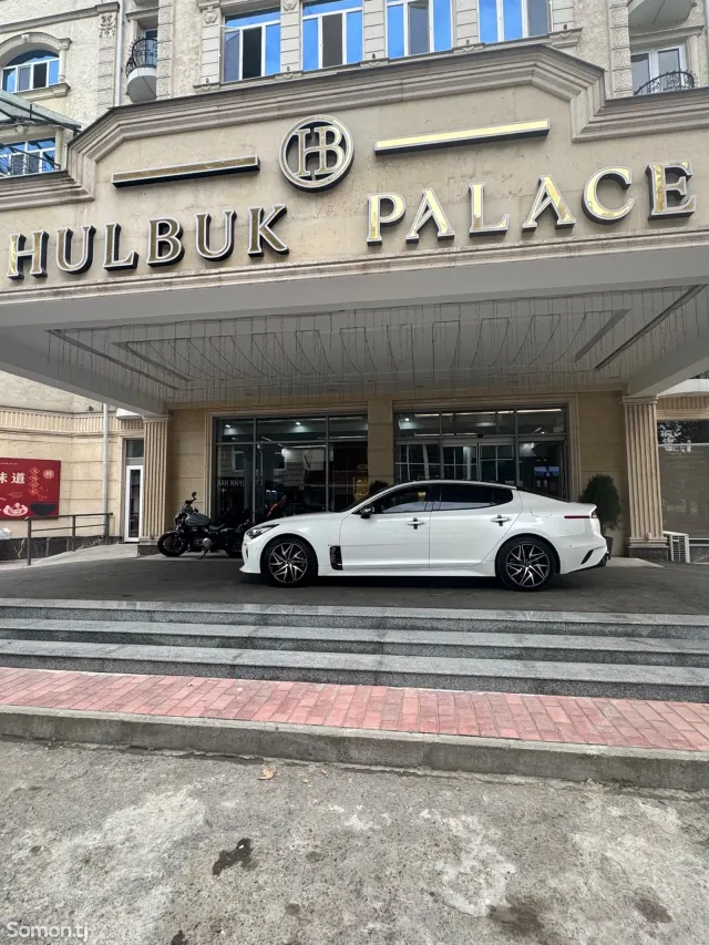 Kia Stinger 2022 · 2.5 AT