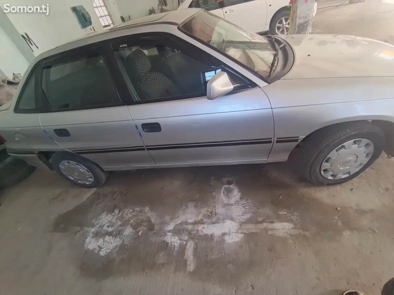 Opel Astra F 1994 · 1.6 MT