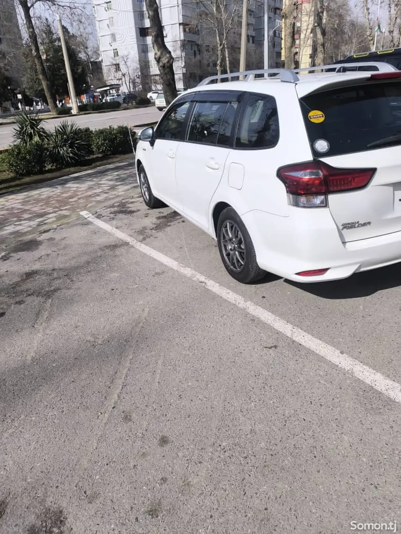 Toyota Fielder 2015 · 1.5 AT